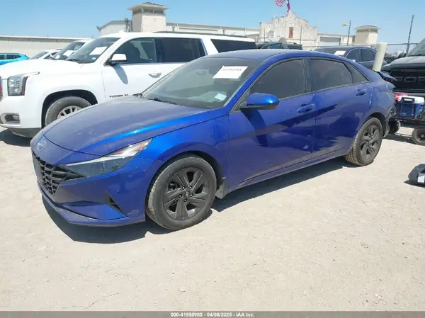 KMHLM4AG4NU308921 2022 HYUNDAI ELANTRA - Image 2