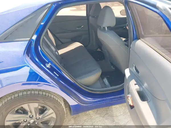 KMHLM4AG4NU308921 2022 HYUNDAI ELANTRA - Image 8