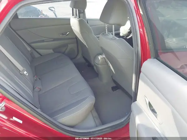 KMHLM4AG4NU310815 2022 HYUNDAI ELANTRA - Image 8