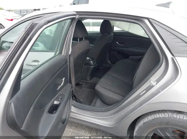 KMHLM4AG4NU311611 2022 HYUNDAI ELANTRA - Image 8