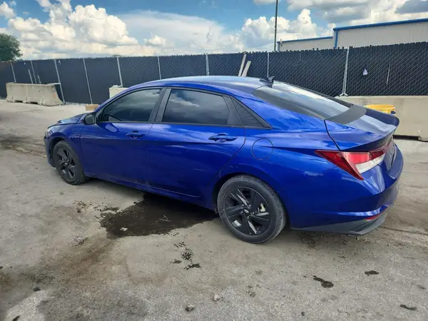 KMHLM4AG4NU312967 2022 HYUNDAI ELANTRA - Image 2