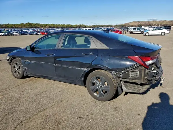 KMHLM4AG4NU313827 2022 HYUNDAI ELANTRA - Image 2