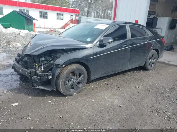 KMHLM4AG4NU314993 2022 HYUNDAI ELANTRA - Image 2