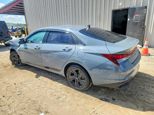 KMHLM4AG4NU316002 2022 HYUNDAI ELANTRA - Image 2