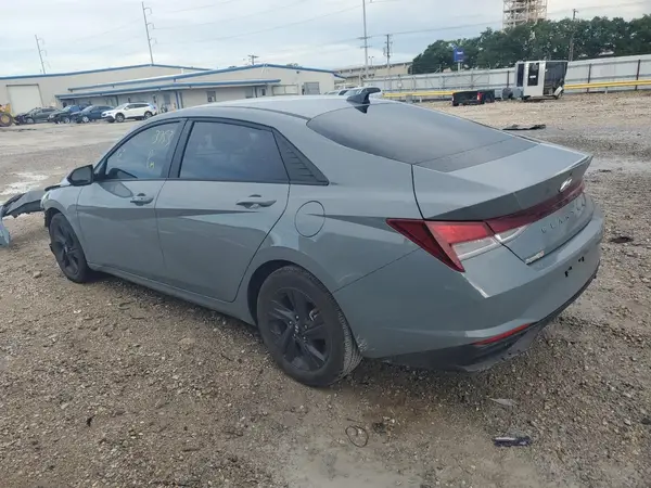 KMHLM4AG4NU317229 2022 HYUNDAI ELANTRA - Image 2