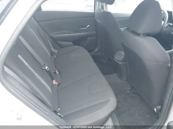 KMHLM4AG4NU318588 2022 HYUNDAI ELANTRA - Image 8