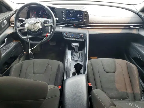 KMHLM4AG4NU320678 2022 HYUNDAI ELANTRA - Image 8