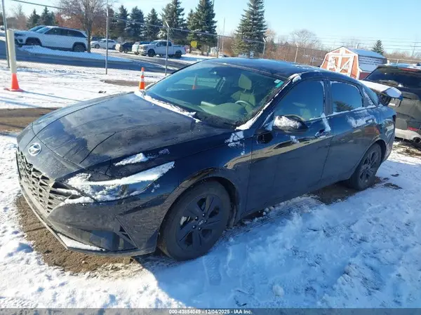 KMHLM4AG4NU322141 2022 HYUNDAI ELANTRA - Image 2