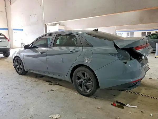 KMHLM4AG4NU327856 2022 HYUNDAI ELANTRA - Image 2