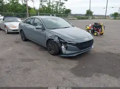 KMHLM4AG4NU329221 2022 HYUNDAI ELANTRA