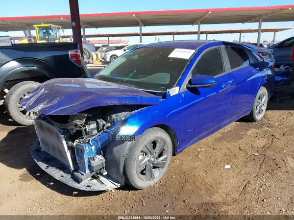 KMHLM4AG4NU329901 2022 HYUNDAI ELANTRA - Image 2