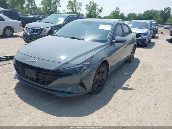 KMHLM4AG4NU332135 2022 HYUNDAI ELANTRA - Image 2