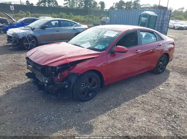KMHLM4AG4NU332880 2022 HYUNDAI ELANTRA - Image 2