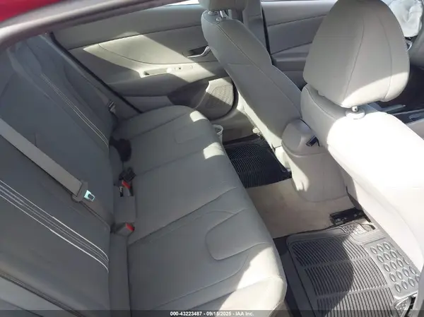 KMHLM4AG4NU332880 2022 HYUNDAI ELANTRA - Image 8