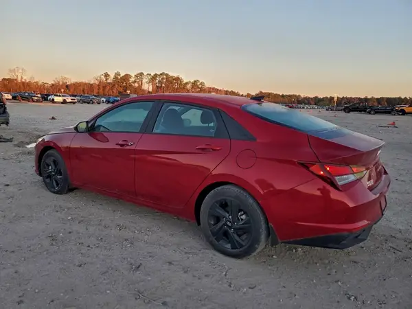 KMHLM4AG4NU333611 2022 HYUNDAI ELANTRA - Image 2