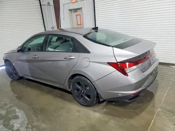 KMHLM4AG4NU333821 2022 HYUNDAI ELANTRA - Image 2