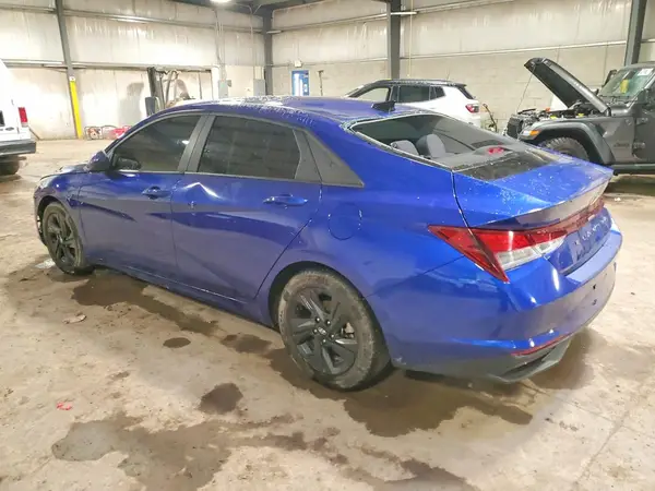 KMHLM4AG4NU334628 2022 HYUNDAI ELANTRA - Image 2