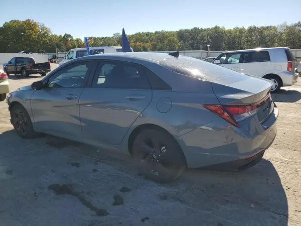 KMHLM4AG4NU334807 2022 HYUNDAI ELANTRA - Image 2