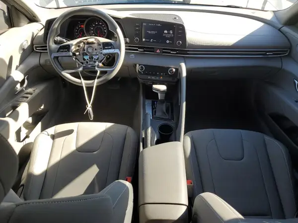 KMHLM4AG4NU334807 2022 HYUNDAI ELANTRA - Image 8