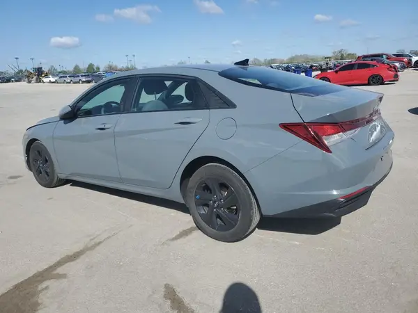 KMHLM4AG4NU338369 2022 HYUNDAI ELANTRA - Image 2