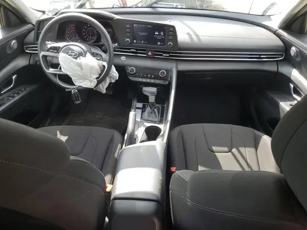 KMHLM4AG4NU339800 2022 HYUNDAI ELANTRA - Image 8