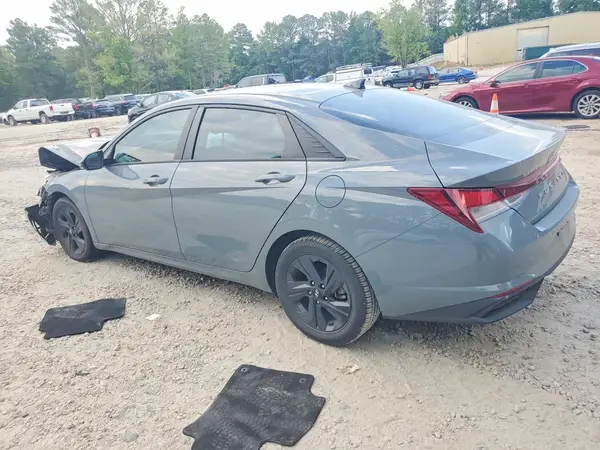 KMHLM4AG4NU350389 2022 HYUNDAI ELANTRA - Image 2
