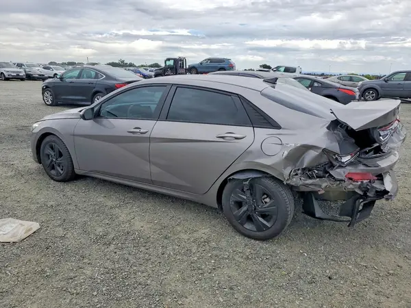 KMHLM4AG4NU351638 2022 HYUNDAI ELANTRA - Image 2