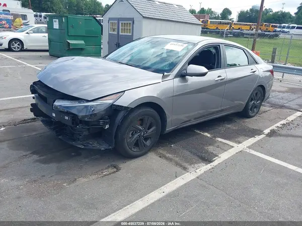 KMHLM4AG4NU351669 2022 HYUNDAI ELANTRA - Image 2