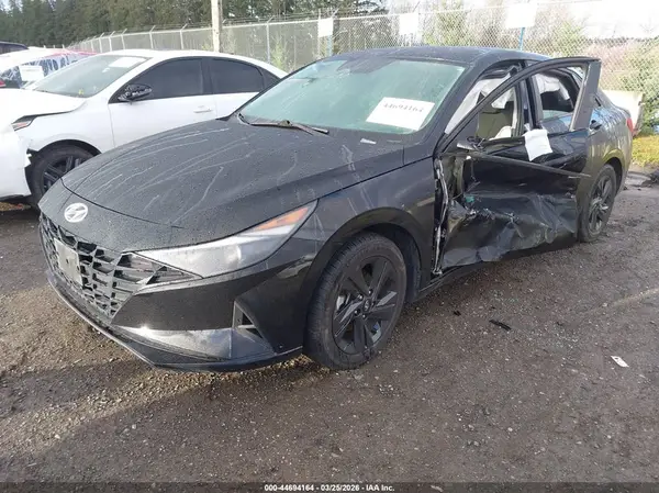 KMHLM4AG4NU352465 2022 HYUNDAI ELANTRA - Image 2