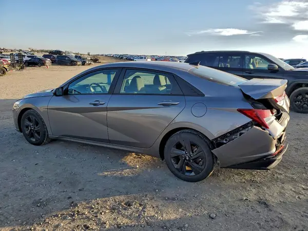 KMHLM4AG4NU365023 2022 HYUNDAI ELANTRA - Image 2