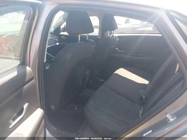 KMHLM4AG4NU365281 2022 HYUNDAI ELANTRA - Image 8