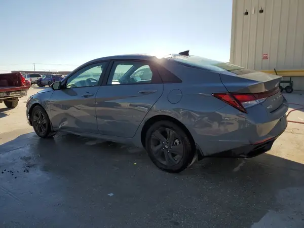 KMHLM4AG4NU366690 2022 HYUNDAI ELANTRA - Image 2