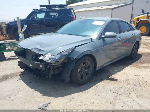 KMHLM4AG4PU374534 2023 HYUNDAI ELANTRA - Image 2
