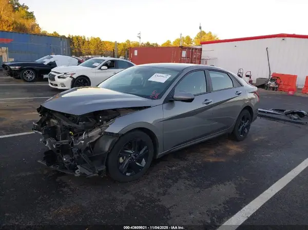 KMHLM4AG4PU496875 2023 HYUNDAI ELANTRA - Image 2
