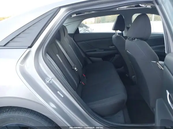 KMHLM4AG4PU496875 2023 HYUNDAI ELANTRA - Image 8
