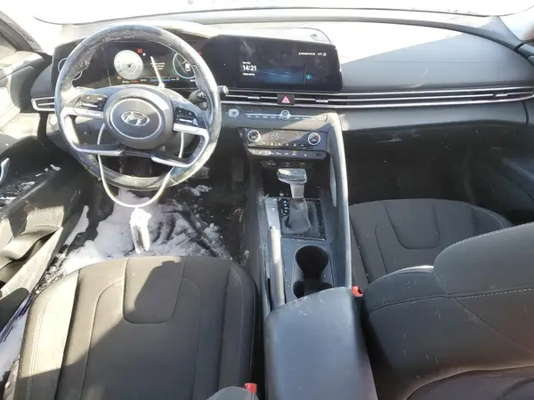 KMHLM4AG4PU530359 2023 HYUNDAI ELANTRA - Image 8
