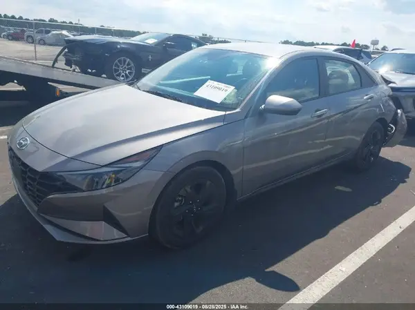 KMHLM4AG4PU550188 2023 HYUNDAI ELANTRA - Image 2