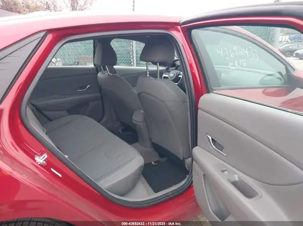 KMHLM4AG4PU579917 2023 HYUNDAI ELANTRA - Image 8