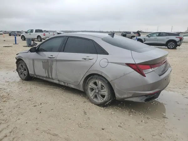 KMHLM4AG4PU584454 2023 HYUNDAI ELANTRA - Image 2
