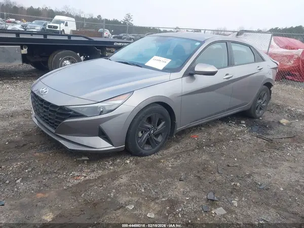KMHLM4AG4PU603083 2023 HYUNDAI ELANTRA - Image 2