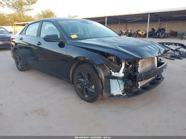 KMHLM4AG4PU625696 2023 HYUNDAI ELANTRA - Image 1