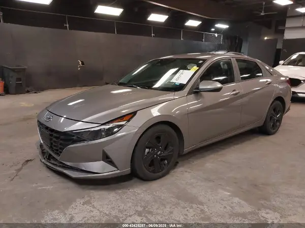 KMHLM4AG5MU066090 2021 HYUNDAI ELANTRA - Image 2