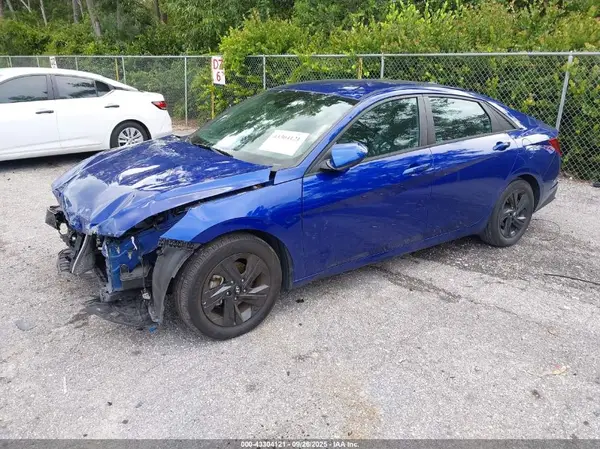 KMHLM4AG5MU066994 2021 HYUNDAI ELANTRA - Image 2