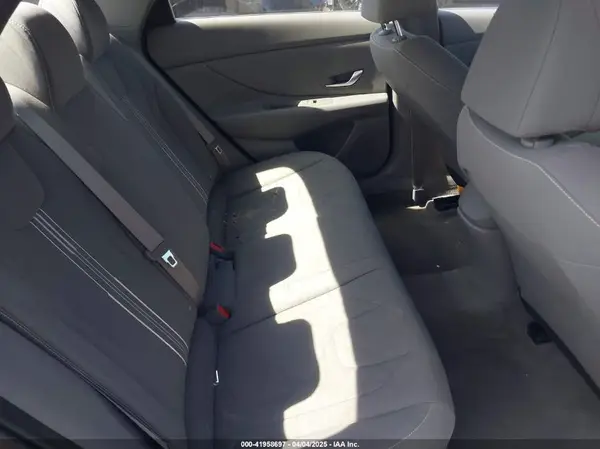 KMHLM4AG5MU073105 2021 HYUNDAI ELANTRA - Image 8