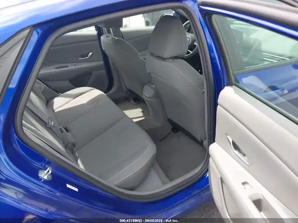 KMHLM4AG5MU073394 2021 HYUNDAI ELANTRA - Image 8