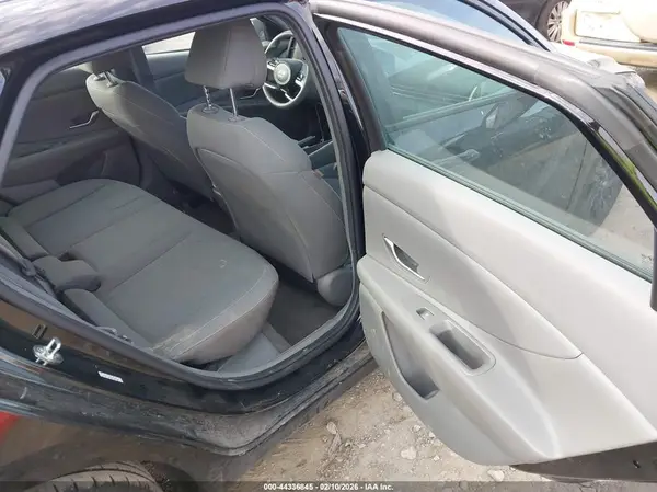 KMHLM4AG5MU101467 2021 HYUNDAI ELANTRA - Image 8