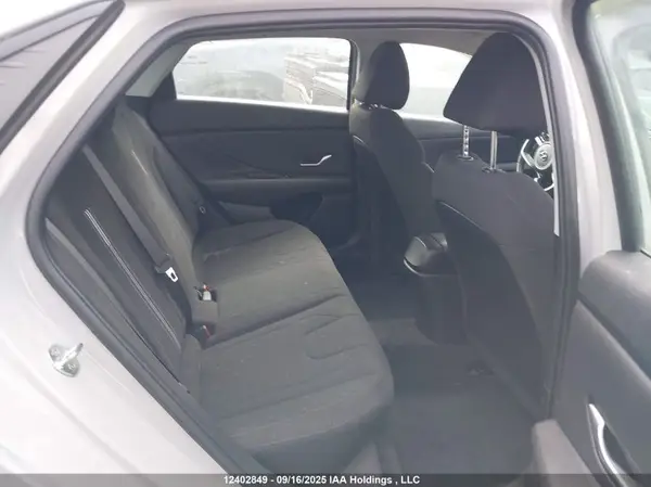 KMHLM4AG5MU137675 2021 HYUNDAI ELANTRA - Image 8