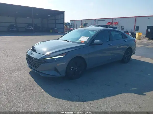 KMHLM4AG5MU145825 2021 HYUNDAI ELANTRA - Image 2