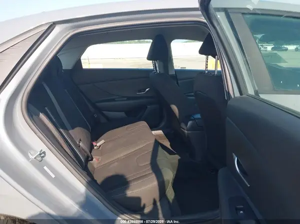 KMHLM4AG5MU145825 2021 HYUNDAI ELANTRA - Image 8