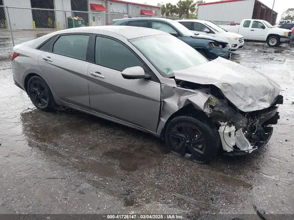 KMHLM4AG5NU218242 2022 HYUNDAI ELANTRA - Image 1